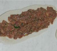 EKMEK HAMURUNDAN KIYMALI PİDE