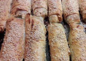 PEYNİRLİ MAYDANOZLU YUFKALI BÖREK