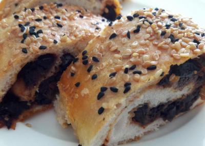 EKMEK HAMURUNDAN ZEYTİNLİ ÇÖREK