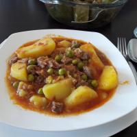 ETLİ BEZELYELİ  PATATES YEMEĞİ