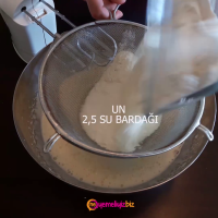 ŞEFTALİLİ LOKUMLU KEK