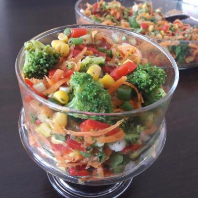BROKOLİ SALATASI 